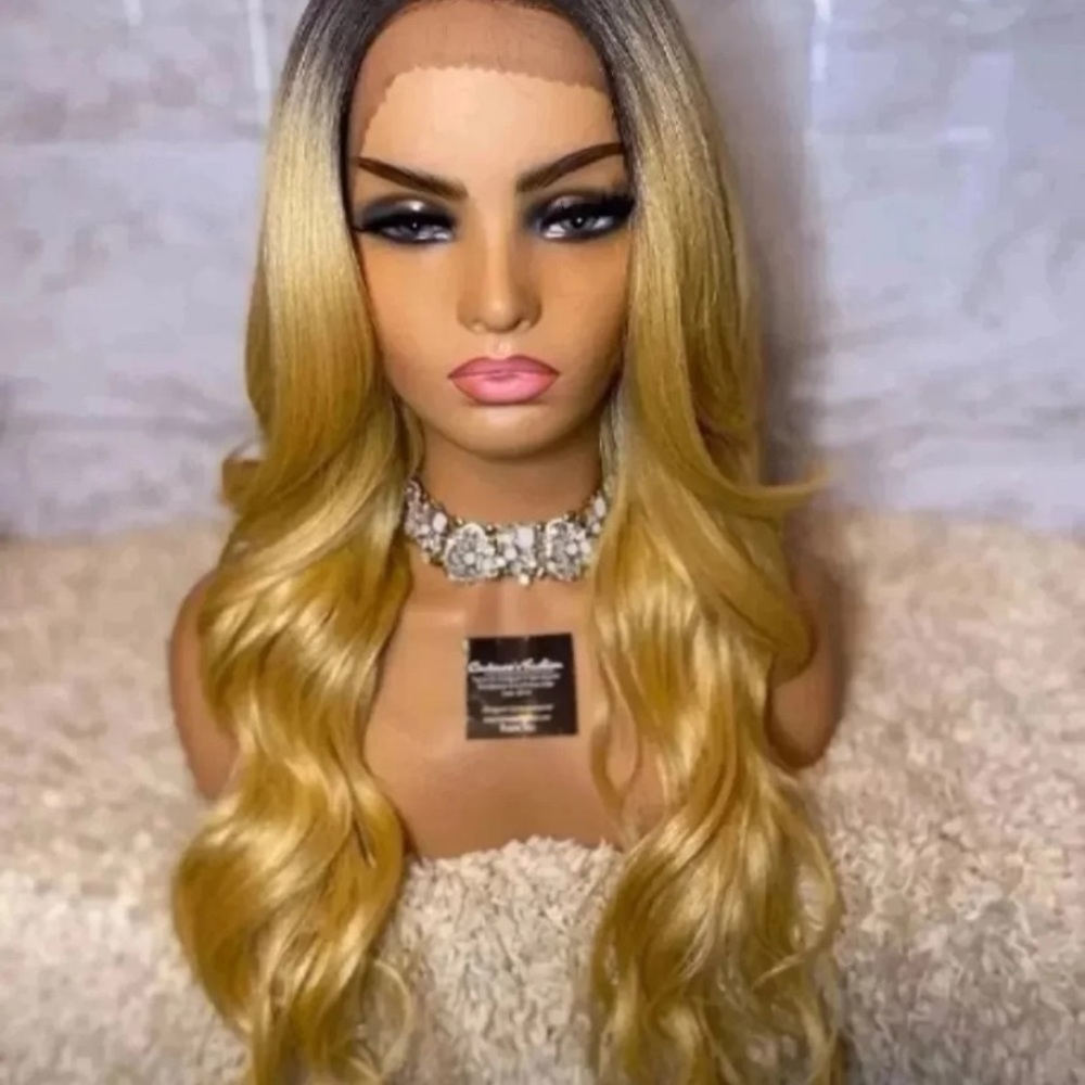 🛑SOLD🛑Lace Front Wig - Picture 2 of 4
